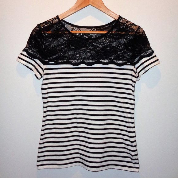 H&M Tops - 💗 3/$25 Striped T-Shirt with lace detail